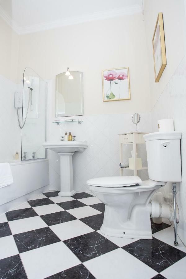 26 The Crescent - Guest House Эр Экстерьер фото